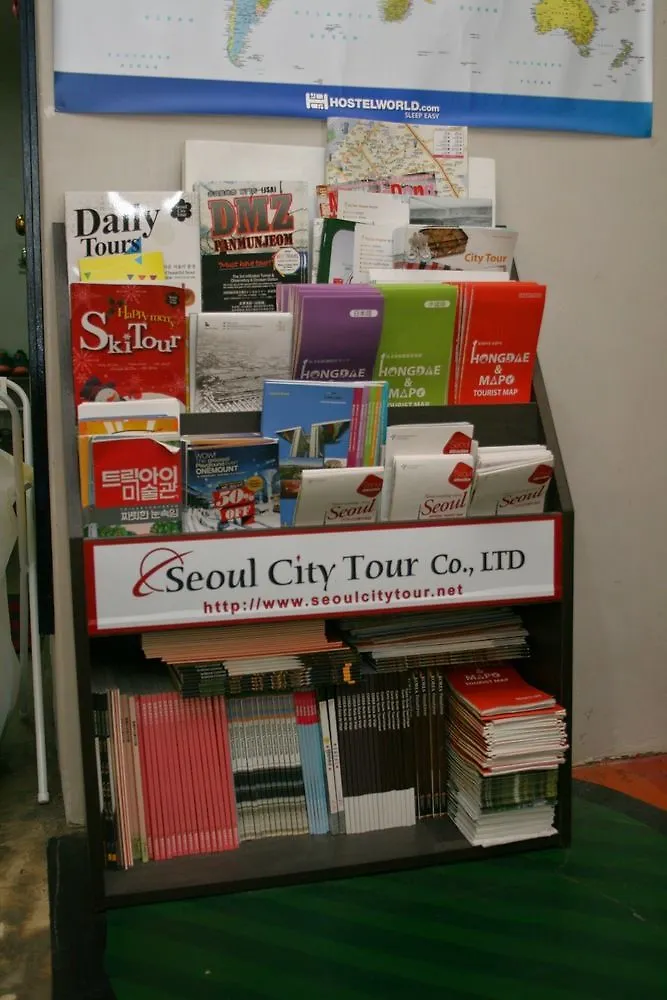 Ostello Zzzip Guesthouse In Hongdae Seul Corea del Sud